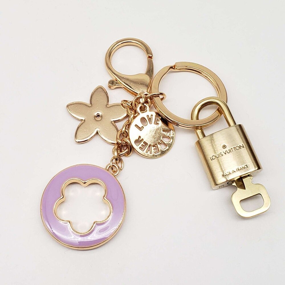 LV Gold Padlock & Key 🔒 Authentic Louis Vuitton Bag Unbranded Flower Charm - Picture 4 of 8